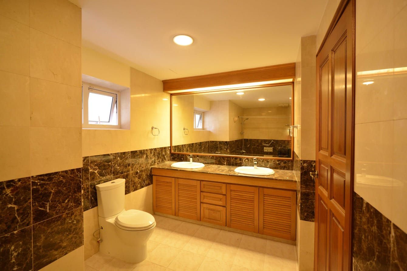 Lily Avenue Semi D Bathroom